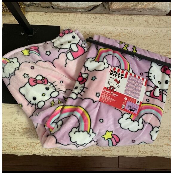 NWT Hello Kitty rainbow Lightning  storm plush throw blanket - Picture 8 of 8